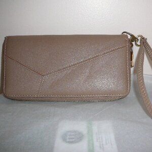 Tan Zip Up Clutch Wristlet Wallet 7.5"w x 4"t Many ID Slots & Pockets
